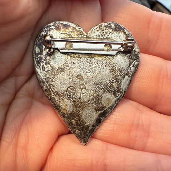 Vintage Antiqued Silver Heart Brooch Floral Raised Detail OPP Signed - Picture 3 of 5